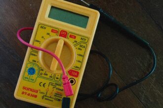 Sterownik do pieca: jak wybrać i skonfigurować? Poradnik krok po kroku